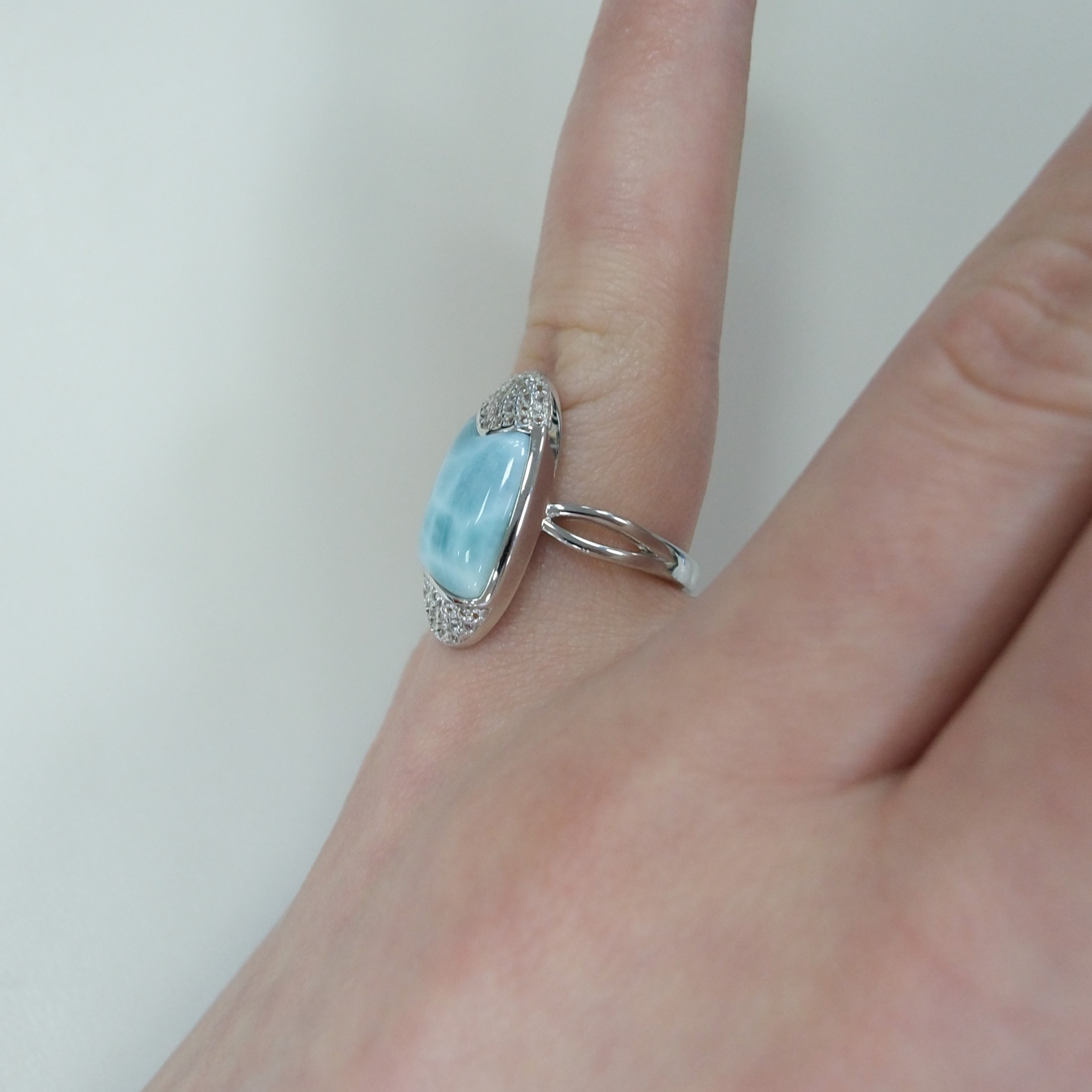 Серебряное кольцо с ларимаром